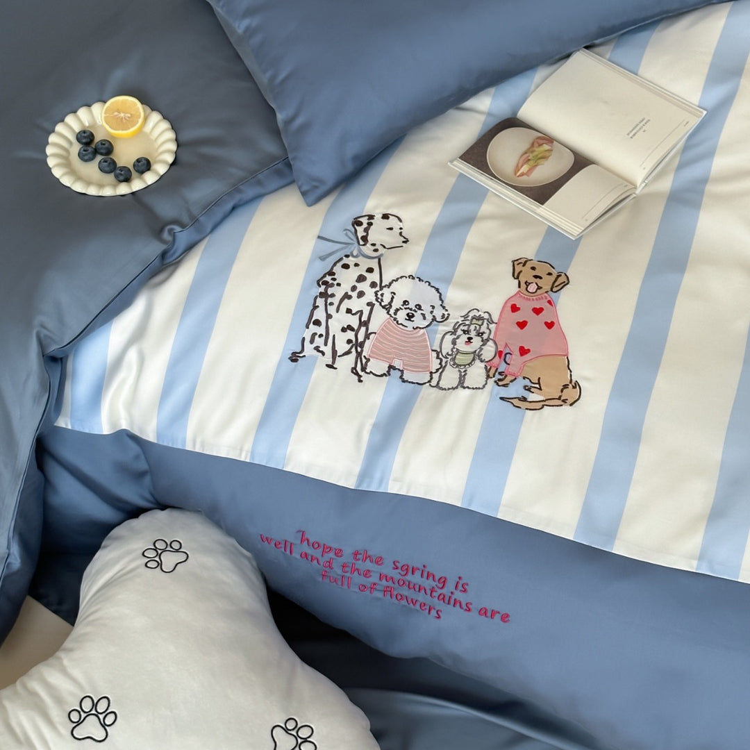 Cozy cotton satin bed set with striped texture and playful bear illustrations