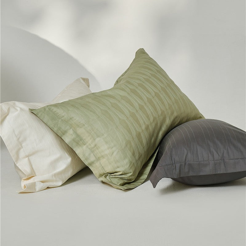 Elegant Satin Bedding Set Kalsten