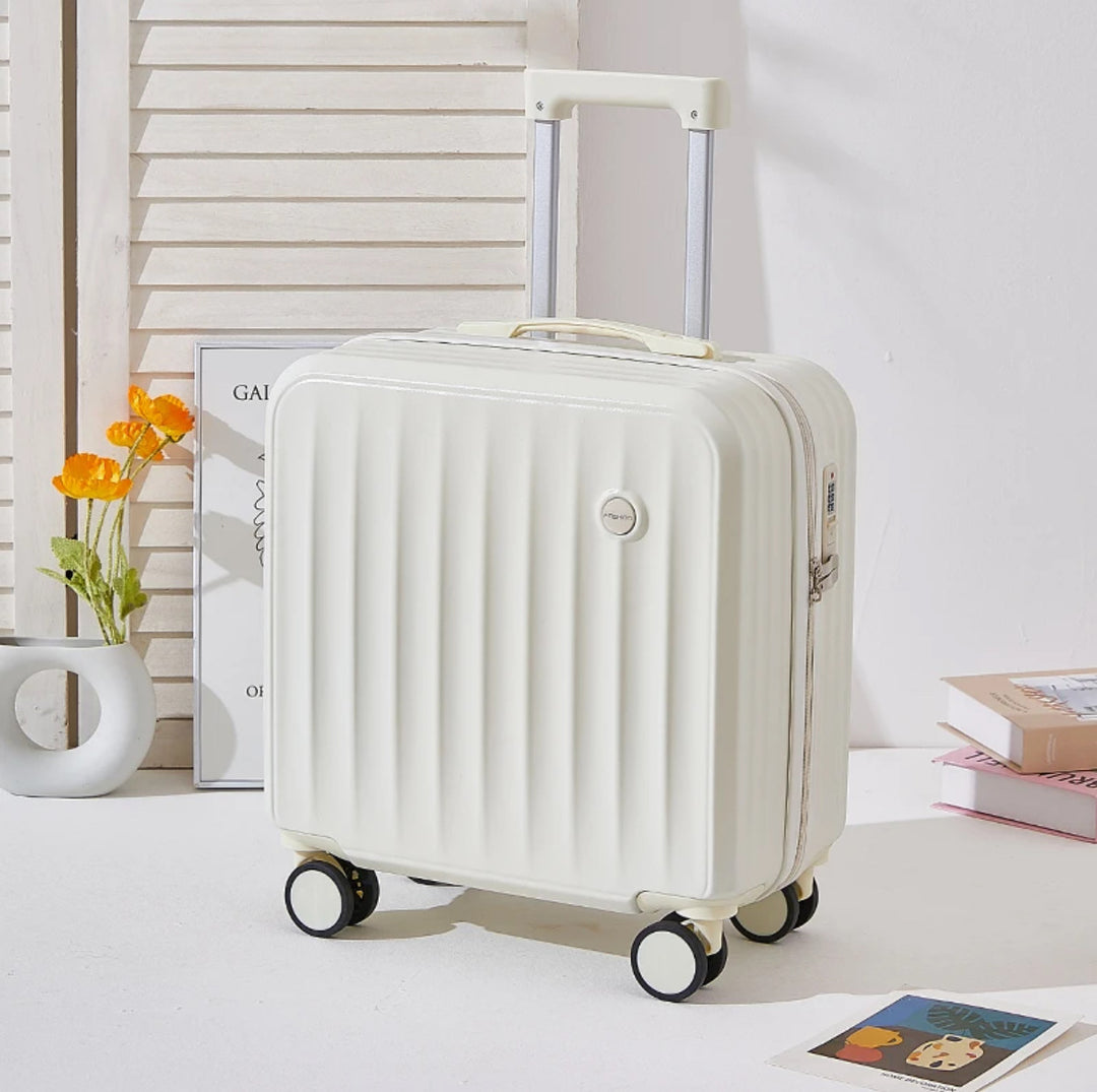 Unisex Sleek Hard-Shell Cabin Spinner Suitcase Kalsten