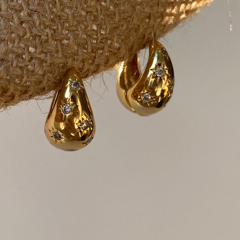 Fashionable earrings with floral design Kalsten