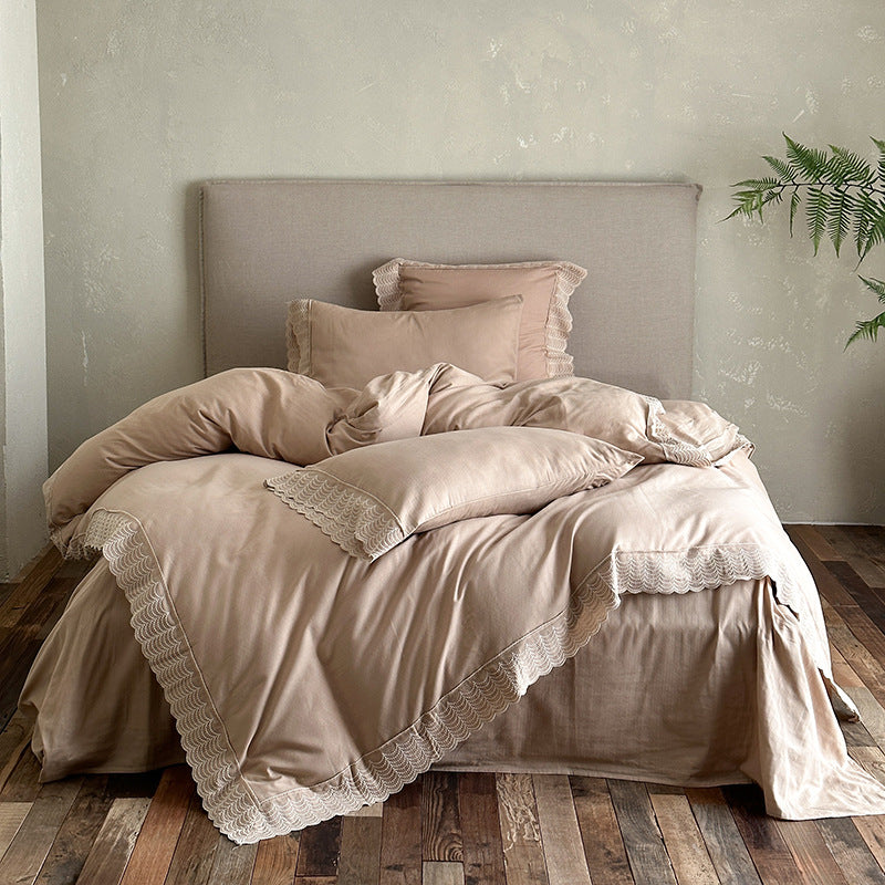 luxurious cotton satin bedding set with delicate lace border