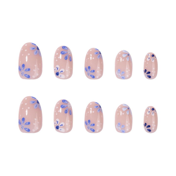 Artful Nail Art with Floral Patterns Kalsten