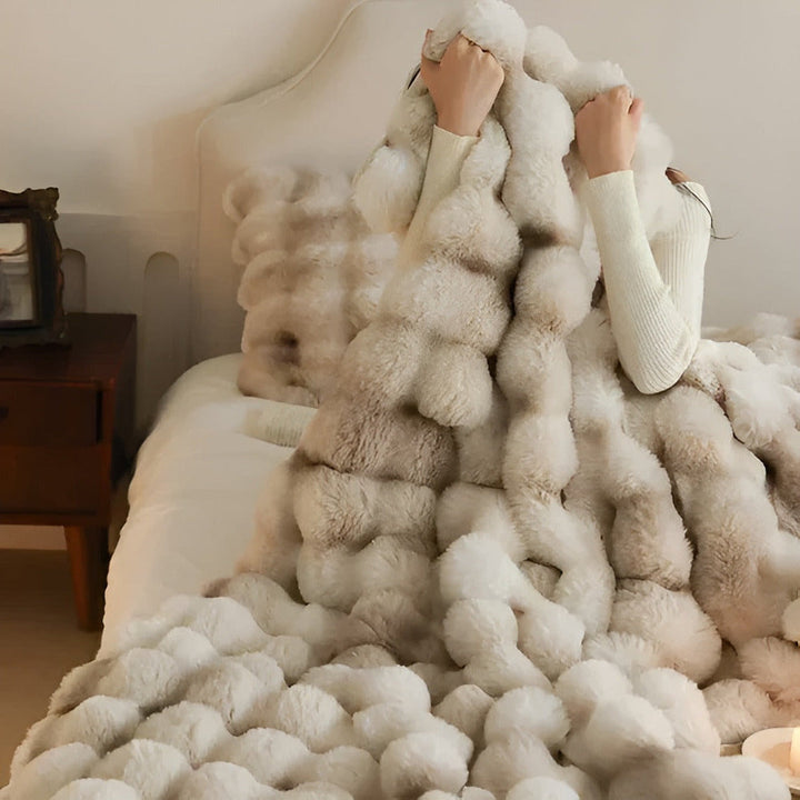 Kalsten | Fluffy Faux Fur Travel Blanket – Soft and Washable Fleece Blanket