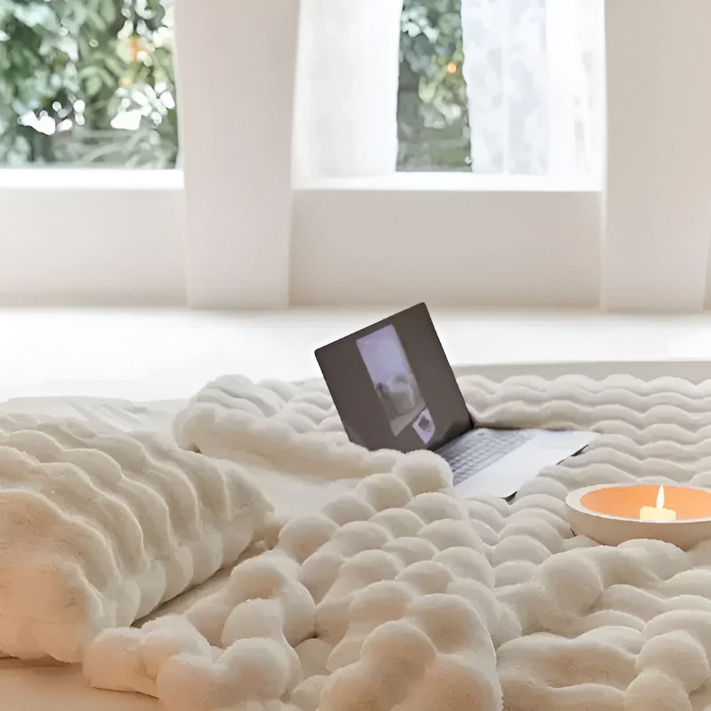 Kalsten | Fluffy Faux Fur Travel Blanket – Soft and Washable Fleece Blanket