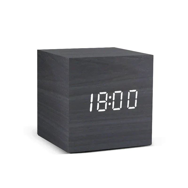 Wooden LED alarm clock with temperature display, digital time display and minimalist design – Perfect for bedroom and office | Kalsten