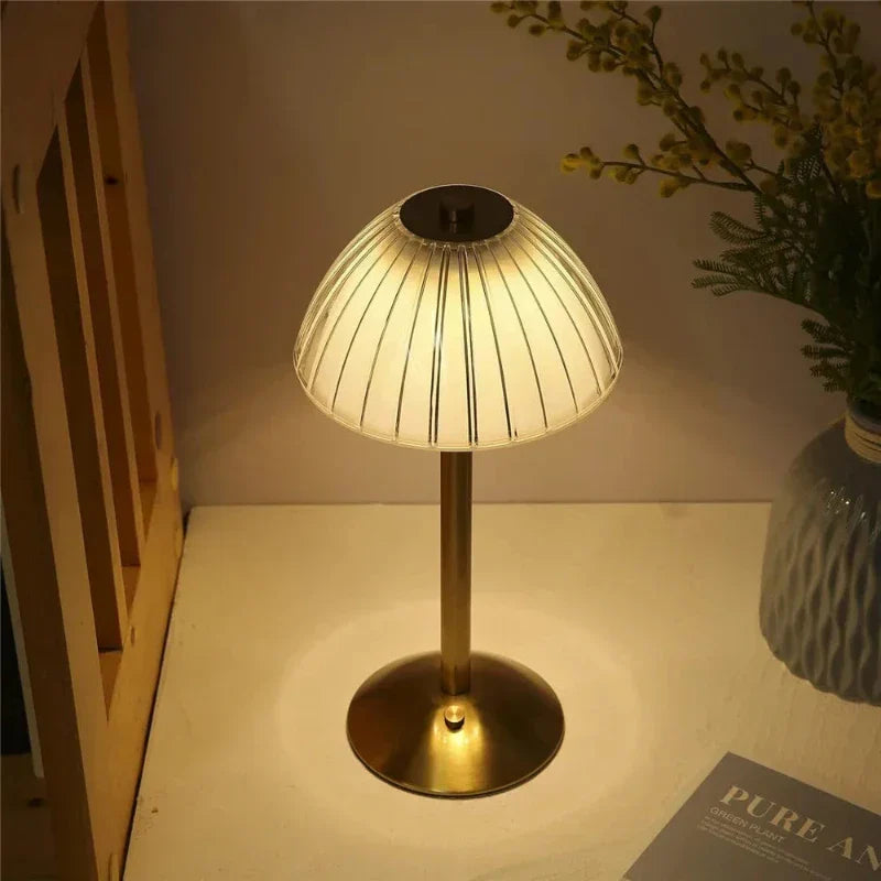 GlassGleam | Cordless three-color LED table lamp with dimming function | Kalsten