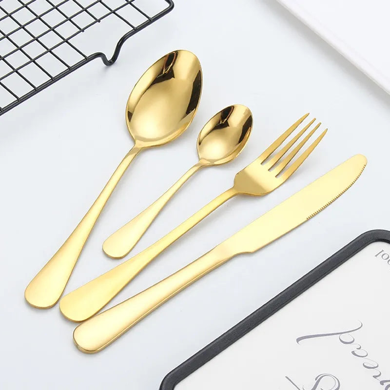 Opulent Gold Cutlery Set - The elegant 24-piece gold and silver cutlery set Kalsten