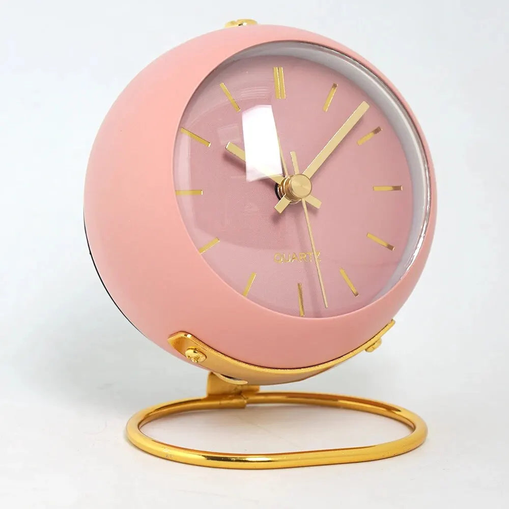 Minimalistic Scandinavian Desk Clock with Silent Quartz Movement | Kalsten
