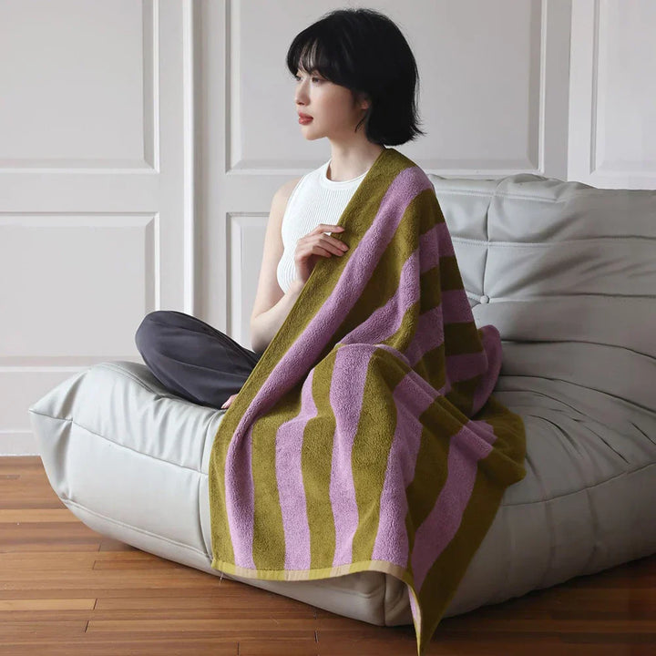 RetroStripe Luxe Cotton Towel – Striped Cotton Towel in Hotel Quality | Kalsten