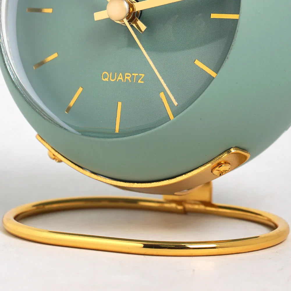 Minimalistic Scandinavian Desk Clock with Silent Quartz Movement | Kalsten