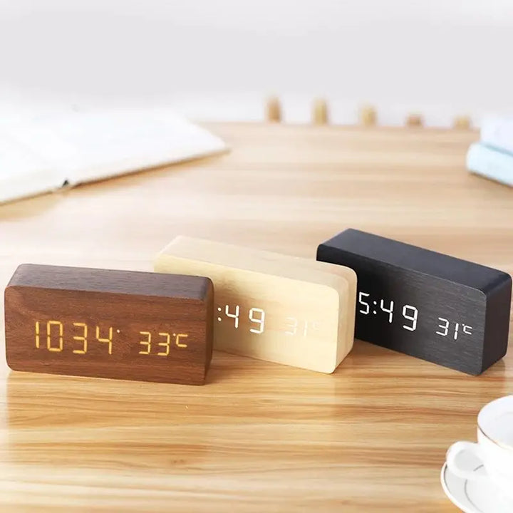Digital LED wooden clock with temperature display, alarm function and modern design – Perfect for bedroom or office, energy-saving and stylish | Kalsten