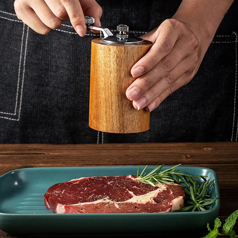 Kalsten | Luxury set of manual salt and pepper mills made of wood