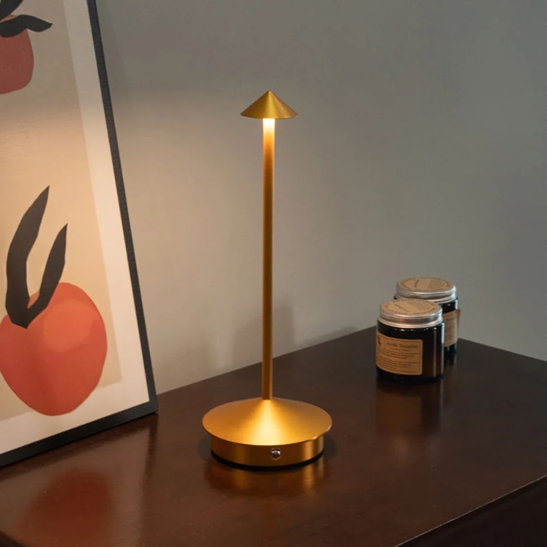 Robyn Arrow LED Table Lamp | Kalsten