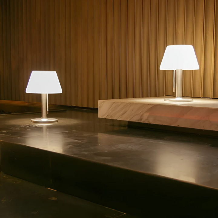 Stylish Solar Table Lamp - SolarLuxe | Kalsten