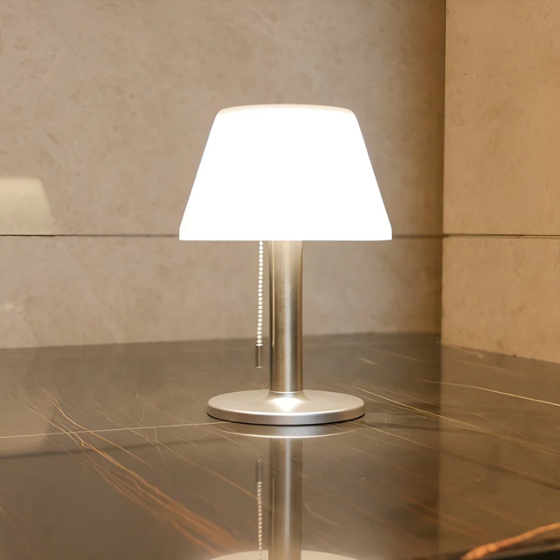 Stylish Solar Table Lamp - SolarLuxe | Kalsten