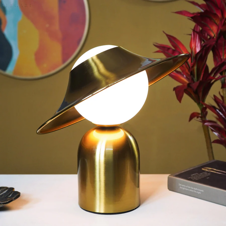 Luxury Metal Table Lamp - GoldAura | Kalsten
