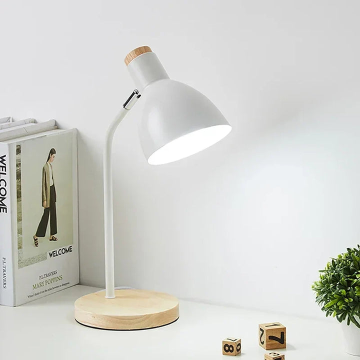 Wood Table Lamp – Creative Scandinavian Desk Light made of Wood and Metal | Kalsten