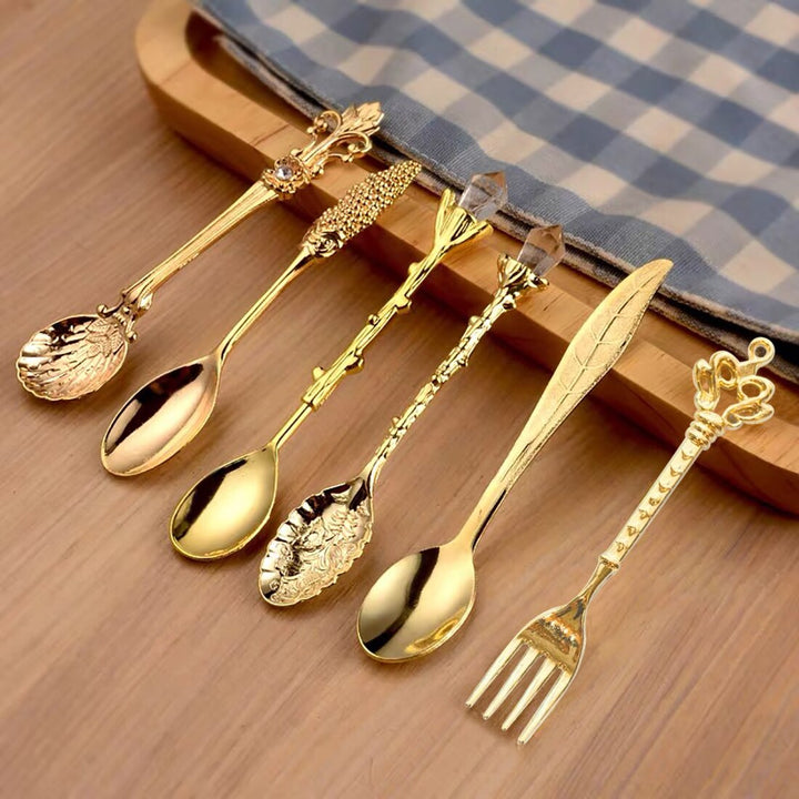 Vintage Engraved Teaspoon – Classic Elegance for Your Table Kalsten
