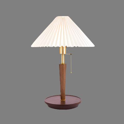 Elegant Vintage Woodly Table Lamp - Table Lamp with Pleated Design Kalsten