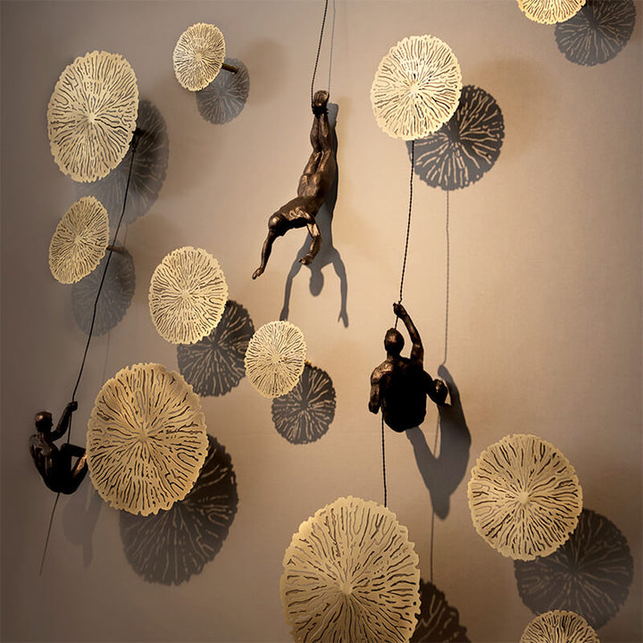 Kalsten | Wall sculpture ClimbArtis | Symbol of strength & growth | Handcrafted from resin & iron wire