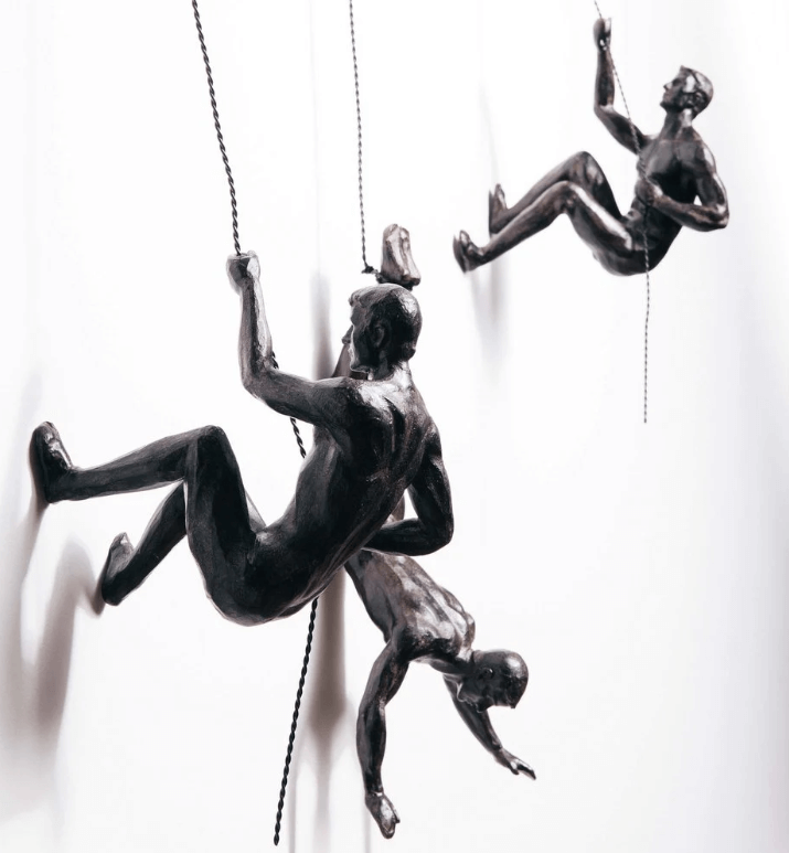 Kalsten | Wall sculpture ClimbArtis | Symbol of strength & growth | Handcrafted from resin & iron wire