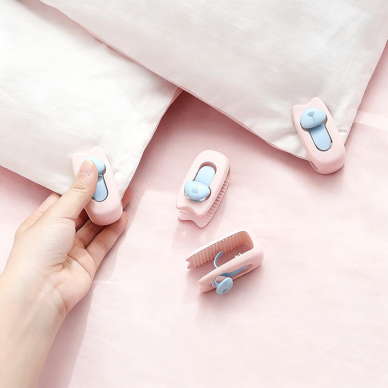 Duvet fastening clips, non-slip