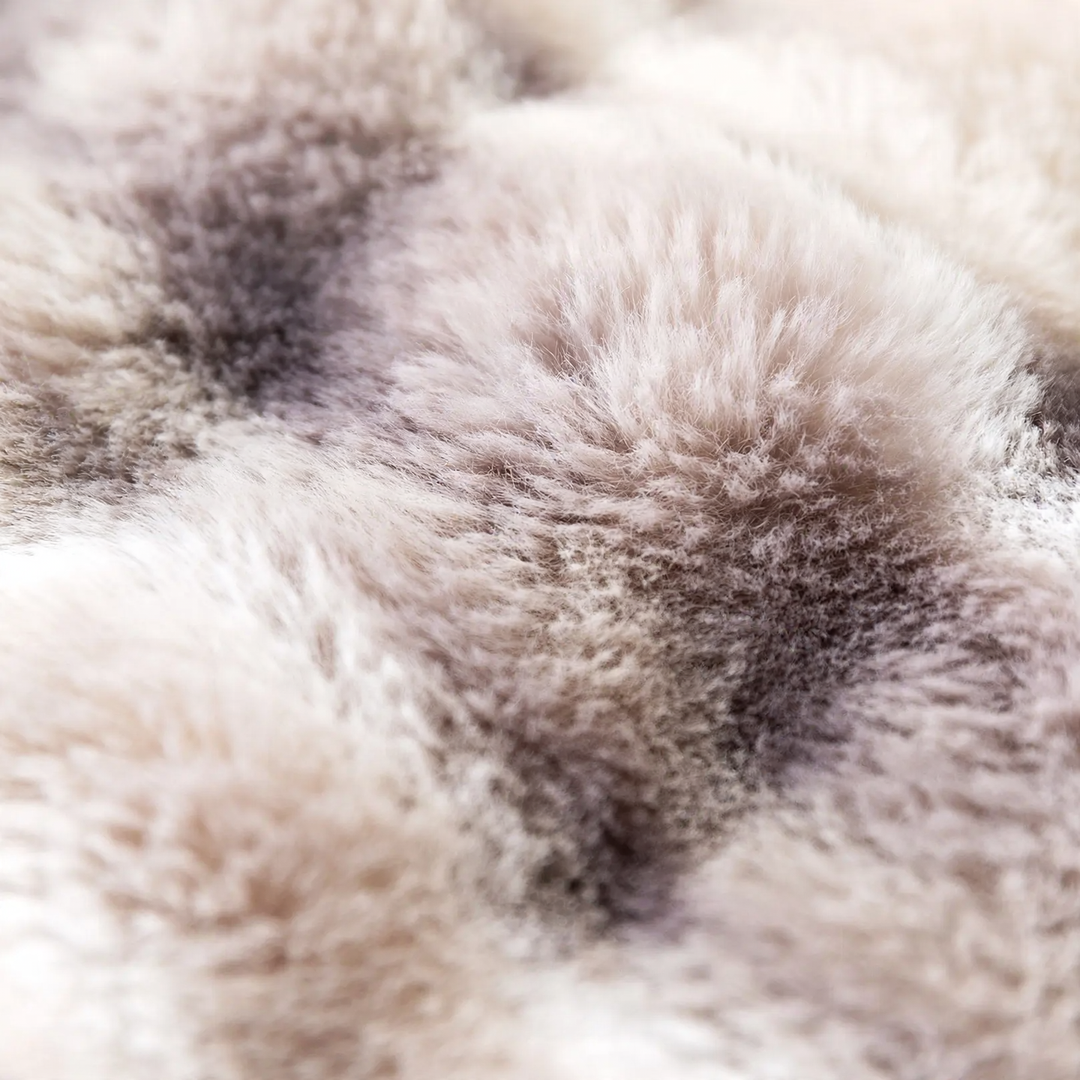 Fluffy heating mat for pets, plush