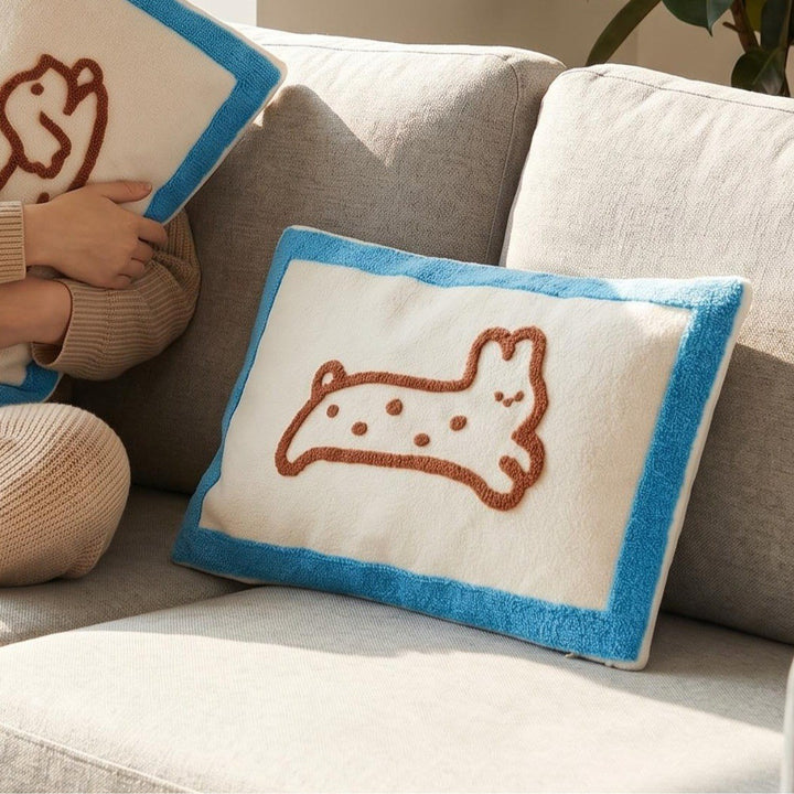Cushion with animal motif and embroidery, polyester, with filling