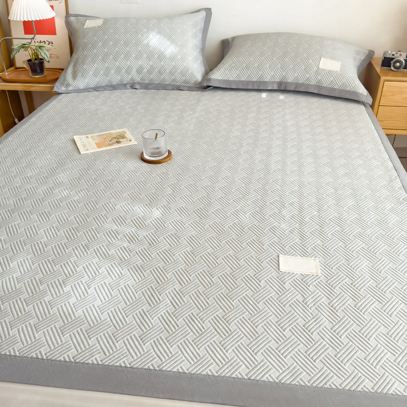 Cooling mat made of ice silk fabric, machine washable