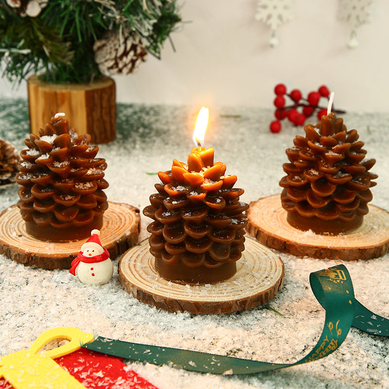 Scented candle pine cone shape, soy wax