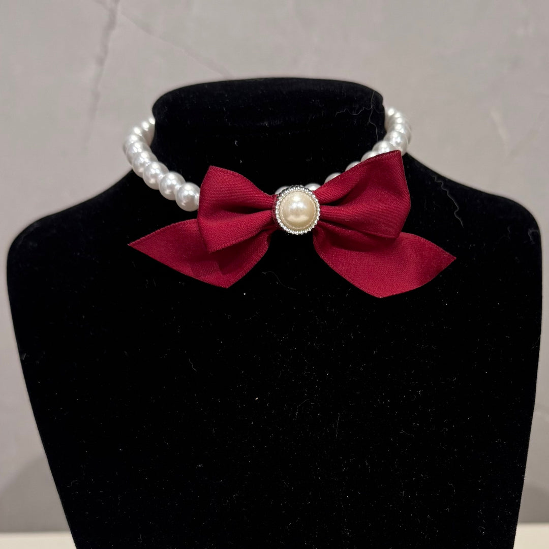 Pet collar with pearl bow