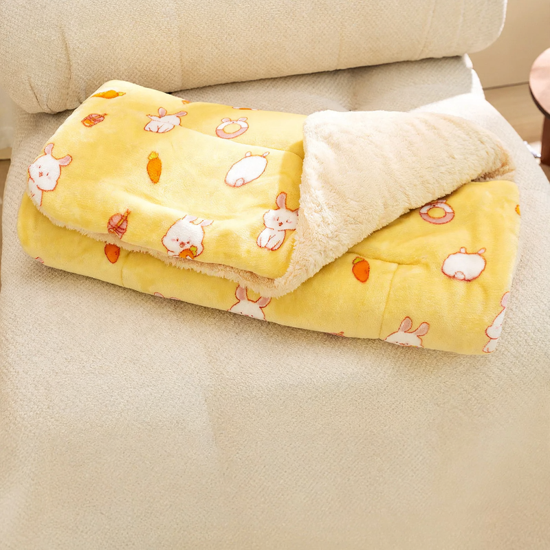Half-open pet bed with festival design
