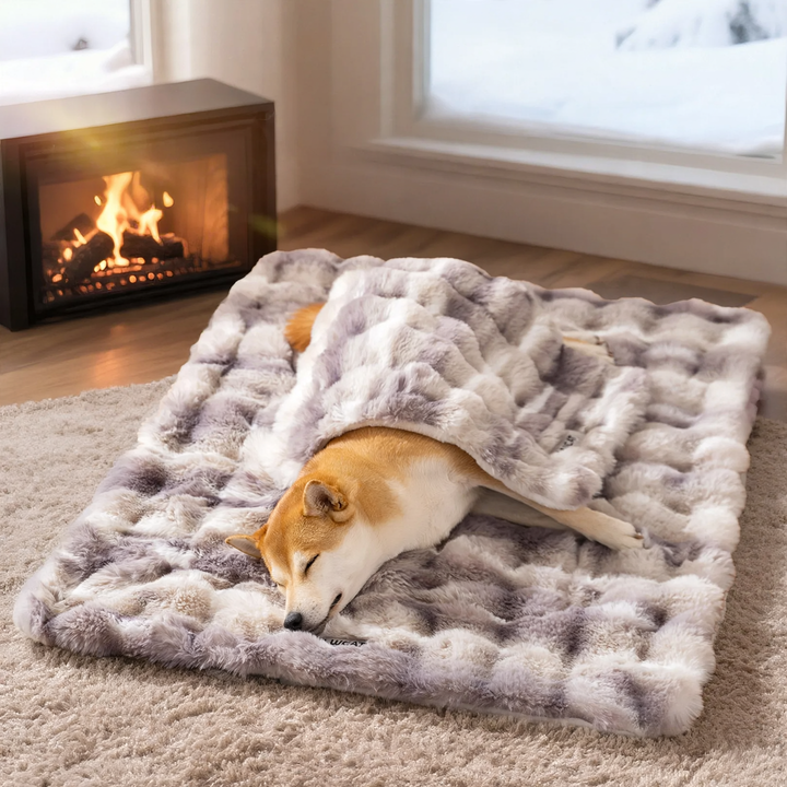 Fluffy heating mat for pets, plush