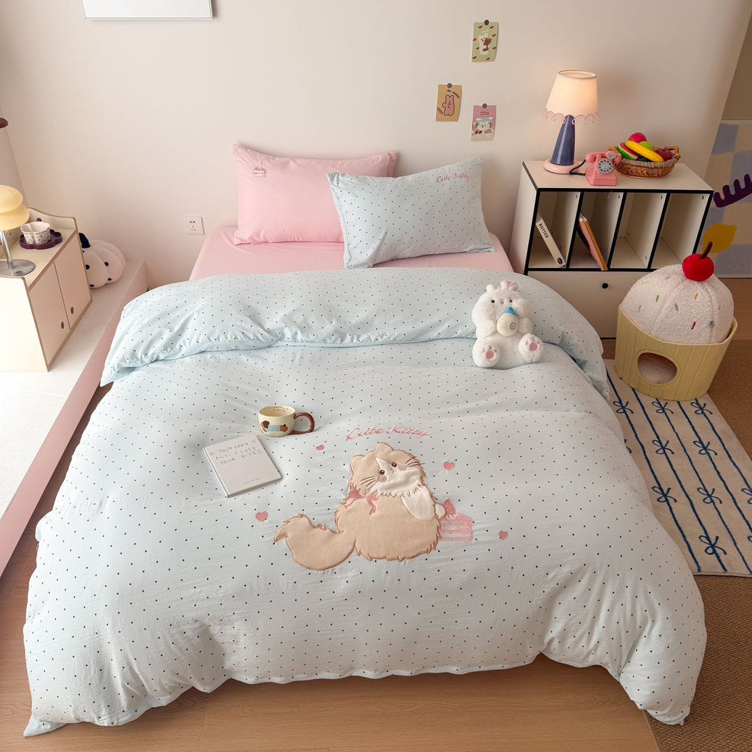 Summer blanket made of cotton with cat motif