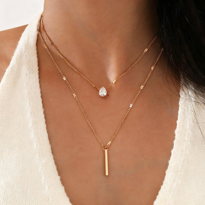 Pearl necklace with acrylic pendant