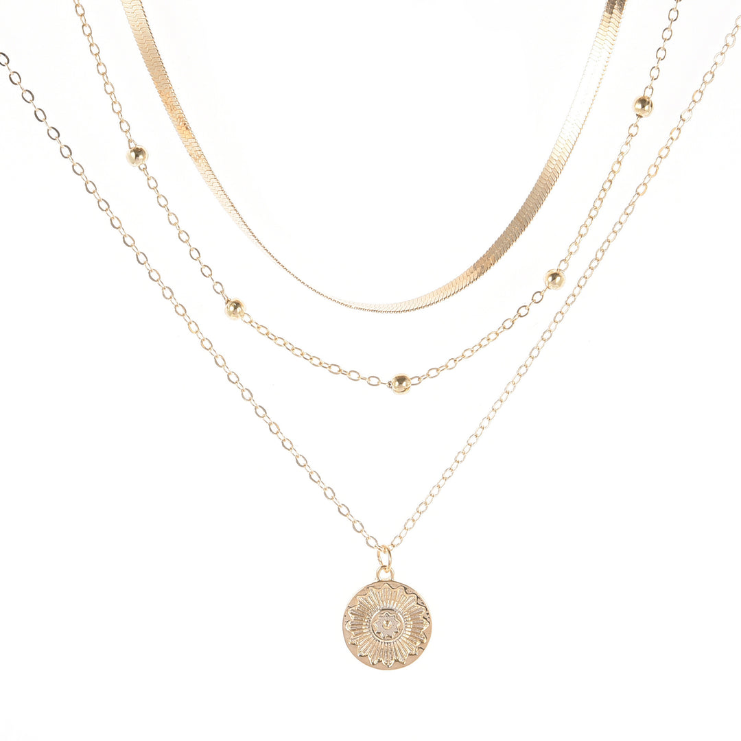 Pearl necklace with acrylic pendant