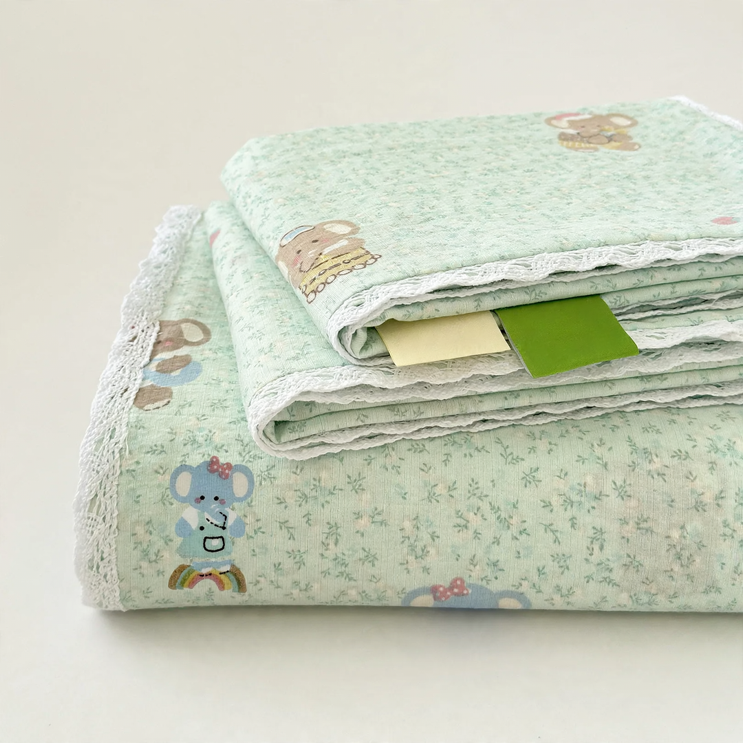 Cotton bedding with lace edge, 3-piece