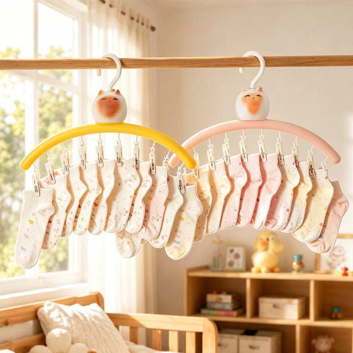 Laundry rack with clips, cat design