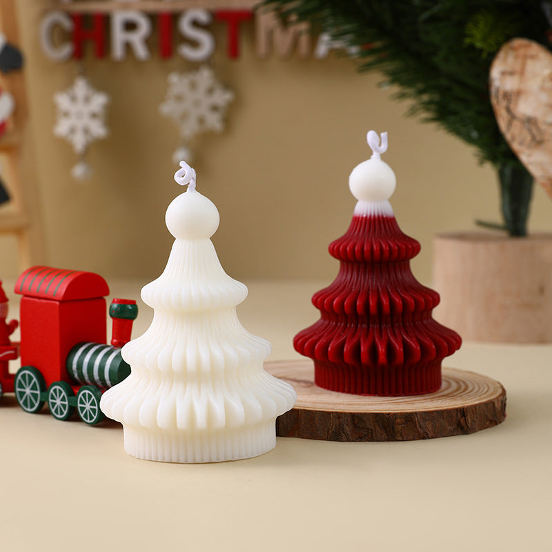 Decorative Christmas candle made of soy wax