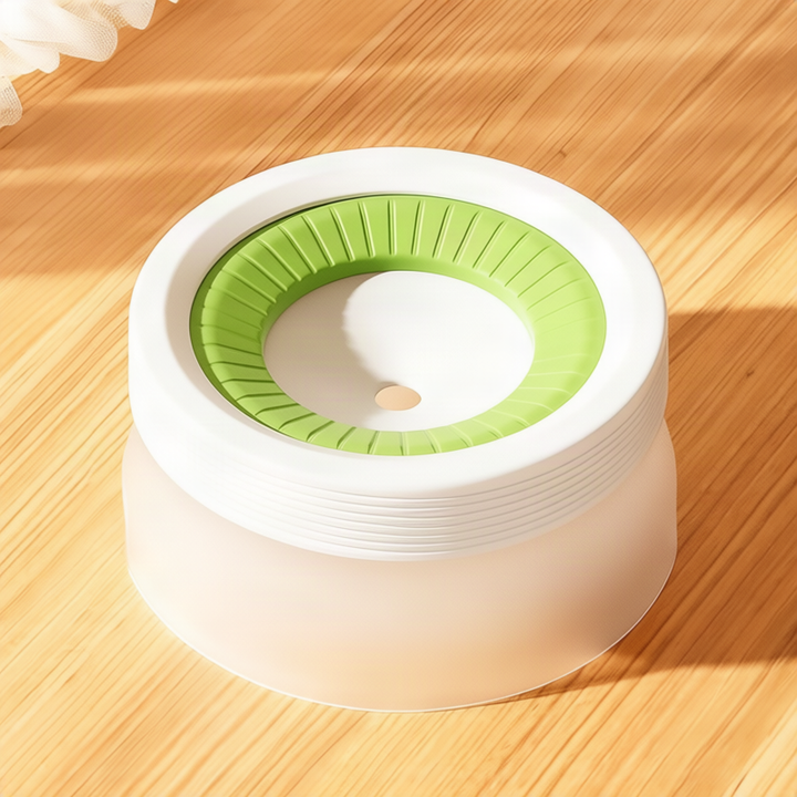 Collapsible dog bowl made of silicone