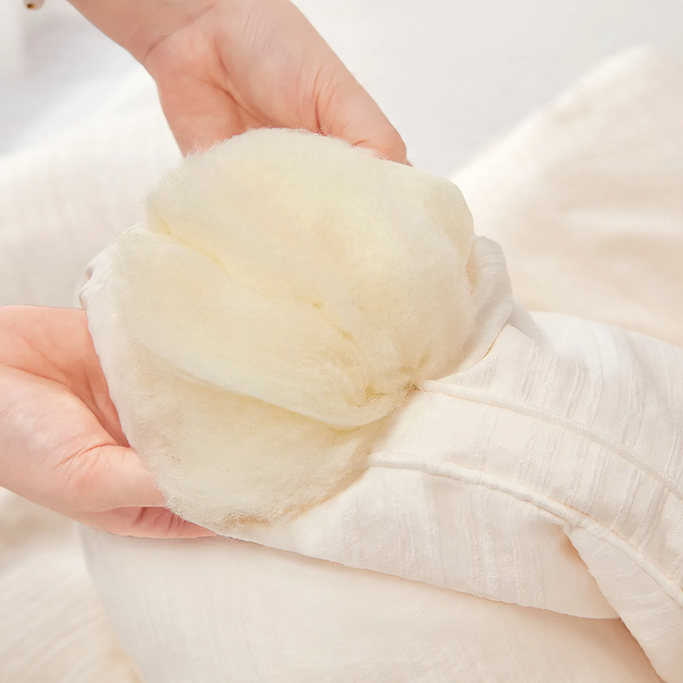 All-season blanket with 55% soy fiber filling