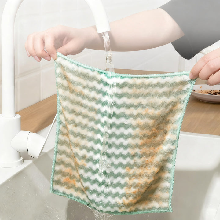 Kitchen cleaning cloth made of coral fleece, absorbent