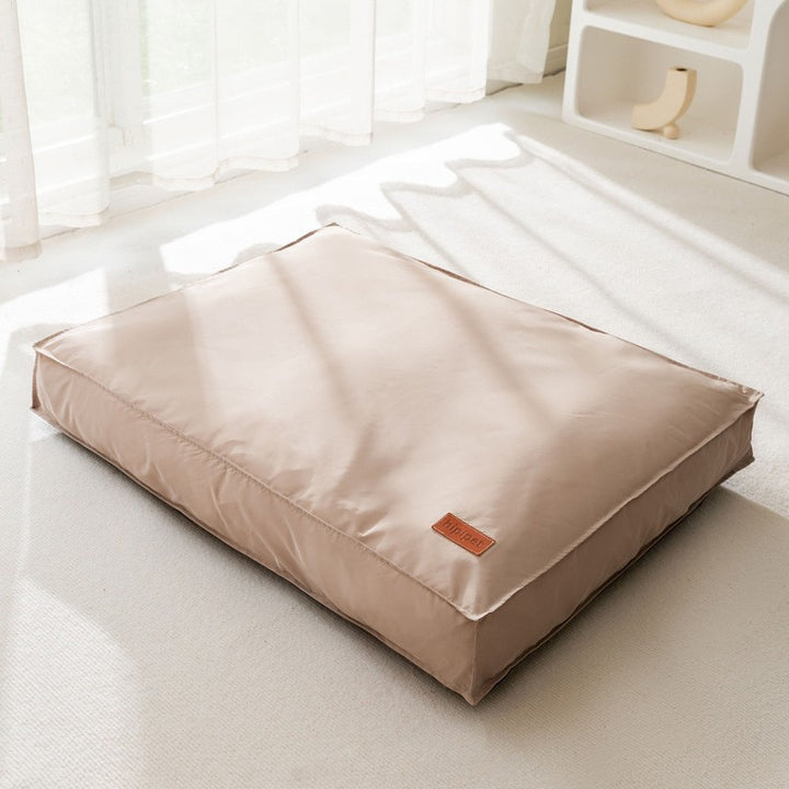Pet cuddly bed with removable cover