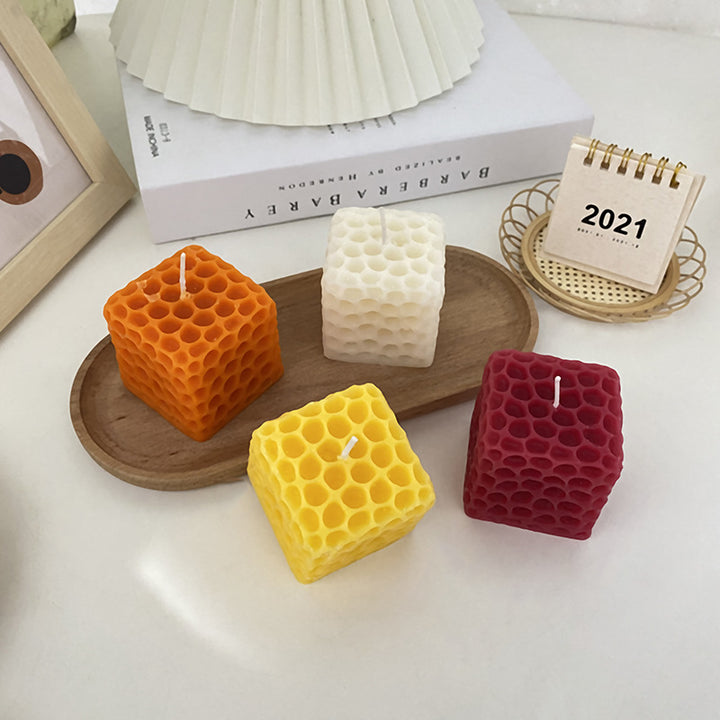 Honeycomb Pattern Fragrance Candle Made of Paraffin