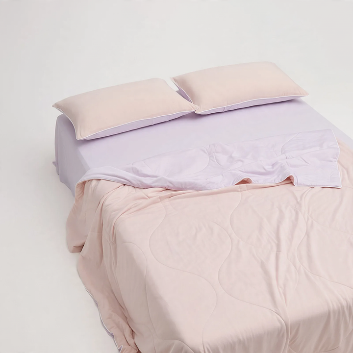 Summer light cooling blanket with antibacterial effect