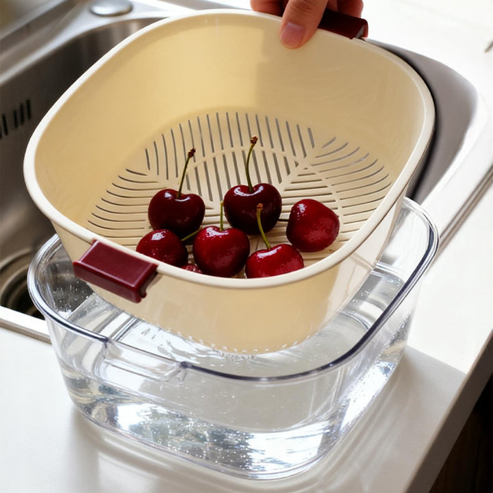 Double-layer vegetable sieve made of PET plastic