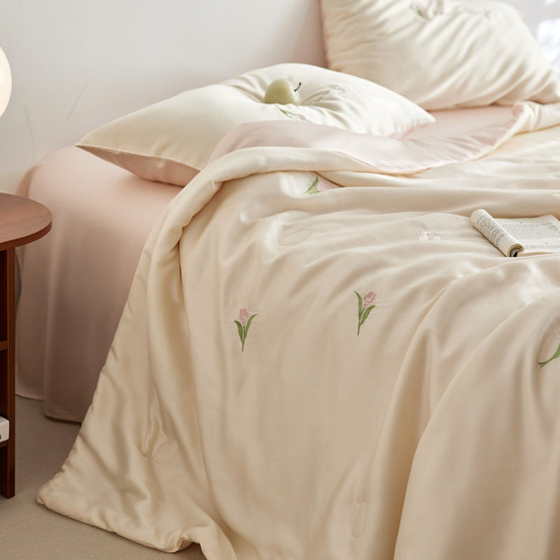 Bedding set made of lyocell-cotton with floral embroidery