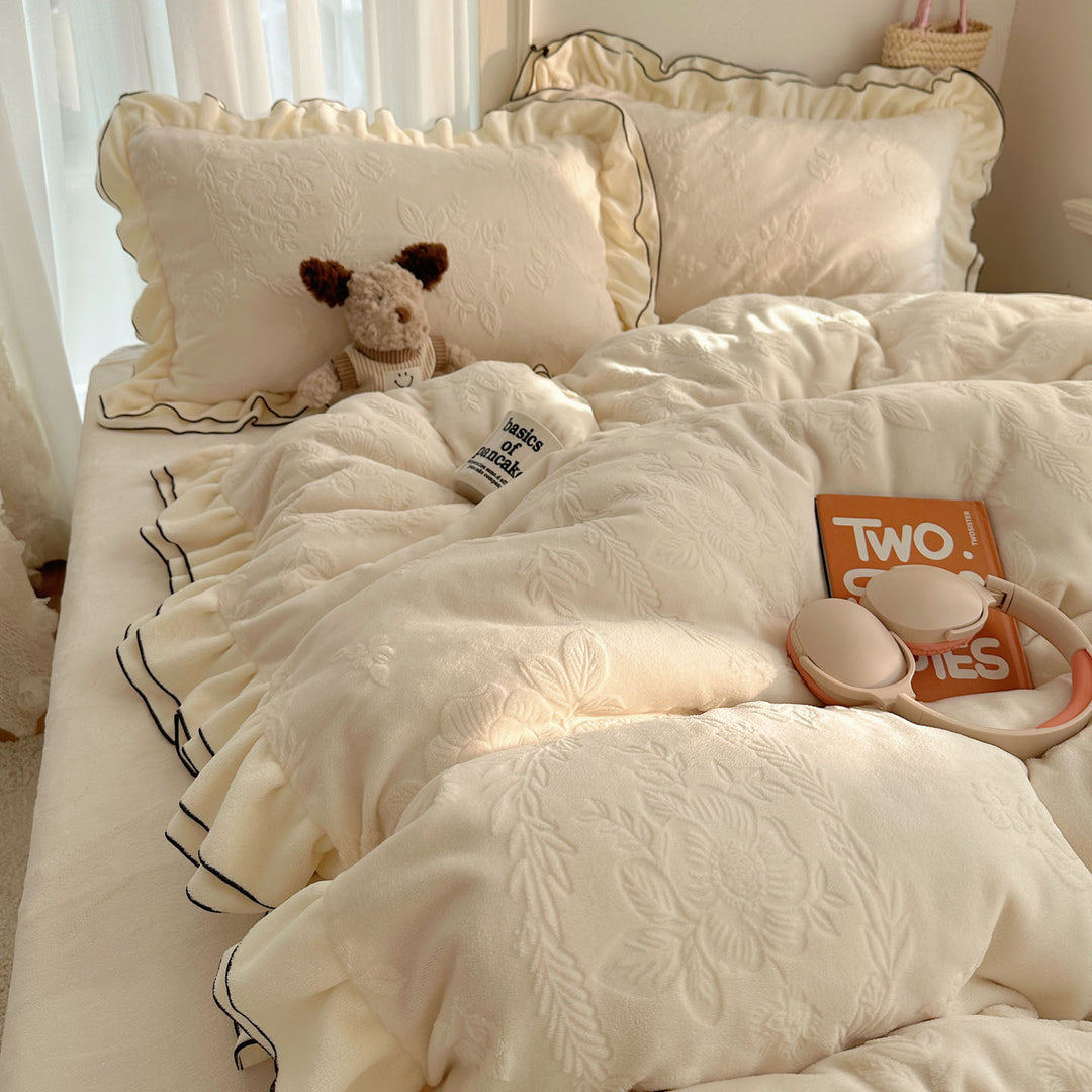 Bedding set made of milk fibers with lace edge
