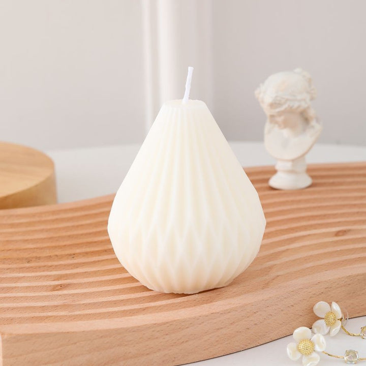 Handmade scented candle made of soy wax, round