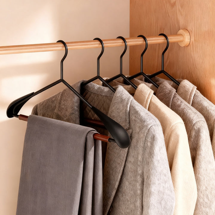 Beech wood hangers, non-slip, set of 5–30